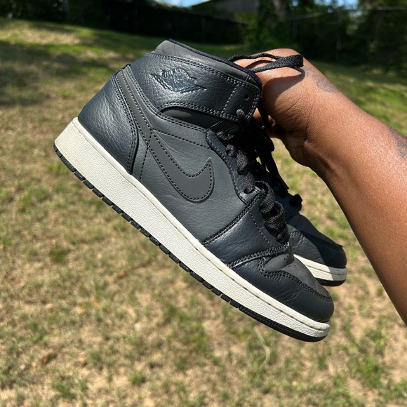 Nike Air Jordan 1 Retro High Reflective Black - Picture 7 of 8